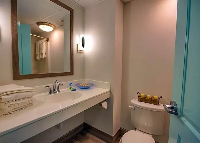 Monte Carlo Boardwalk / Oceanfront Ocean Hotel 2*